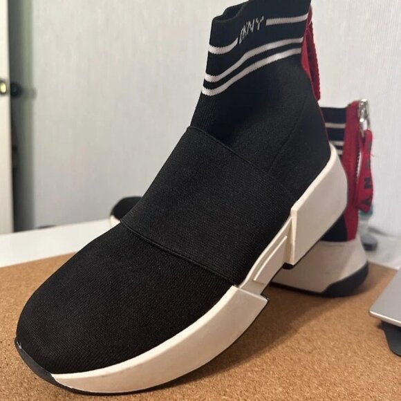 DKNY Marini Women's Sneakers Black Slip-On Sneaker Shoes Size 7.5 - Picture 7 of 8